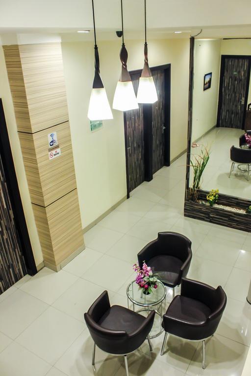 Vindhika Hotel Макасар Екстер'єр фото