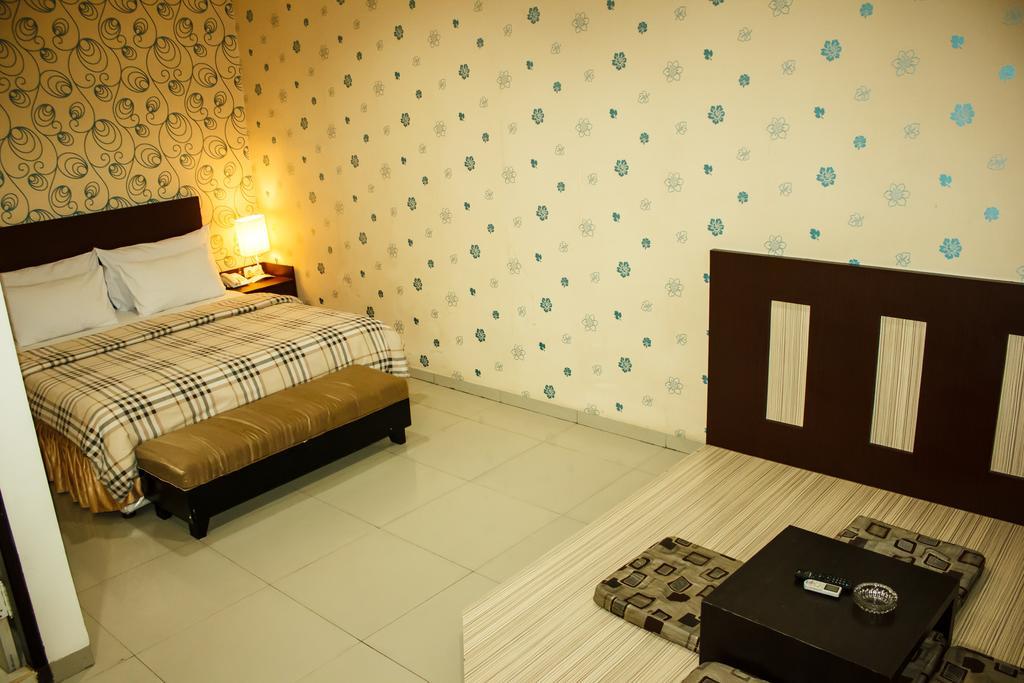 Vindhika Hotel Макасар Екстер'єр фото